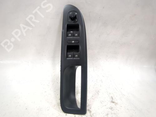 Venstre fortil elrude kontakt Venstre fortil elrude kontakt VW PASSAT B6 (3C2) 2.0 TDI (110 hp) 36766785 36766785