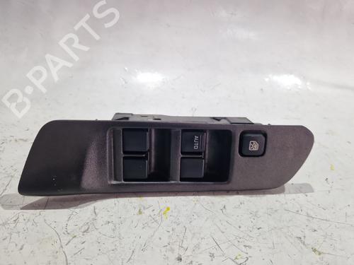 Mando elevalunas delantero izquierdo Mando elevalunas delantero izquierdo NISSAN PRIMERA (P10) 2.0 D (75 hp) 35785503 35785503