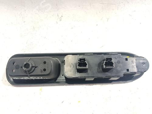 Left front window switch PEUGEOT 407 (6D_) 2.0 HDi 135 (6DRHRH, 6DRHRE, 6DRHRG, 6DRHRJ) | BP39980975I27 - Image 3