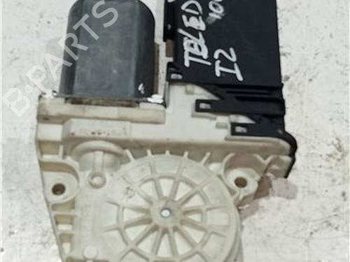 Portierruitmotor linksvoor SEAT TOLEDO II (1M2) 1.9 TDI (110 hp) 23911802