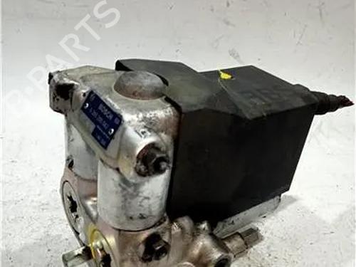 Used ABS pump BMW 5 (E34) 525 i 24V (192 hp) 23917328