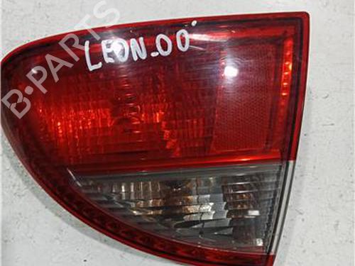 Højre baglygte SEAT LEON (1M1) 1.9 TDI (110 hp) 23917362