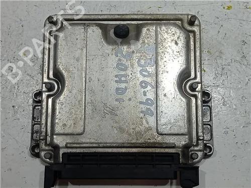 Module électronique PEUGEOT 306 Hatchback (7A, 7C, N3, N5) 1.9 DT (90 hp) 23916351