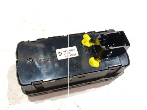 Left front window switch OPEL VECTRA C GTS (Z02) 1.9 CDTI (F68) | BP37089791I27 - Image 4