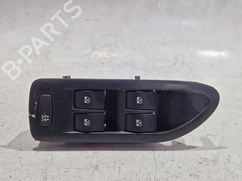 left-front-window-switch-renault-clio-iii-br01-cr01-2005-2006-2007-2008-2009-2010-2011-2012-2013-2014-32656305 main image