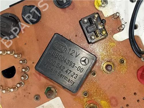 Instrument cluster MERCEDES-BENZ E-CLASS (W210) E 220 D (210.004) | BP23911195C47 