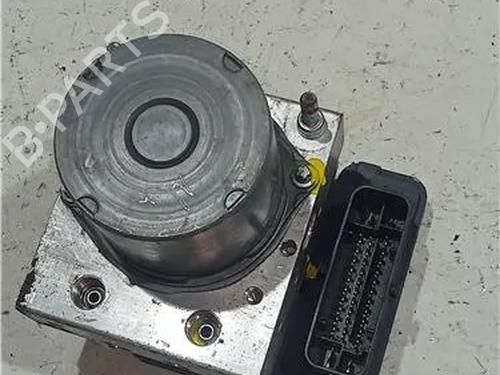 Used ABS pump TOYOTA AURIS (_E18_) 1.4 D-4D (NDE180_, NDE180R) (90 hp) 23922735