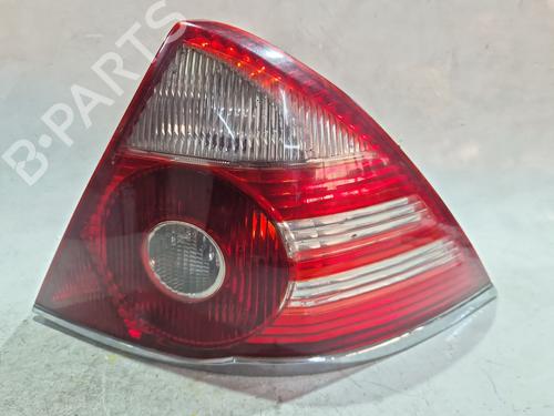 right-taillight-ford-mondeo-iii-b5y-2000-2001-2002-2003-2004-2005-2006-2007-34006159 main image