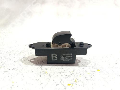 Used Right front window switch Right front window switch 38728659 38728659