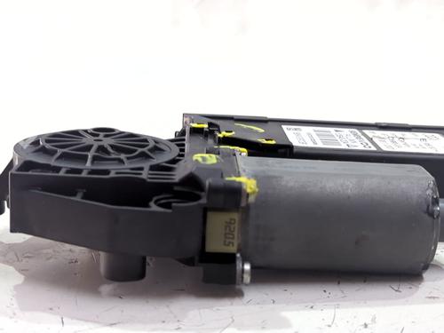 Left front window motor AUDI A4 B7 (8EC) 2.0 TDI 16V | BP39098774E21 - Image 3