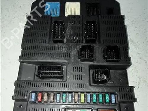 Used Fuse box PEUGEOT 308 I (4A_, 4C_) 1.6 HDi (109 hp) 23922721