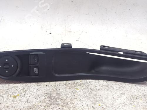 Venstre fortil elrude kontakt Venstre fortil elrude kontakt FORD FOCUS III 1.6 Ti (125 hp) 39902939 39902939