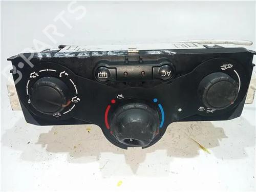 AC Styreenhet / Manøvreringsenhet RENAULT MEGANE II Saloon (LM0/1_) 1.5 dCi (LM1E) (106 hp) 23932551