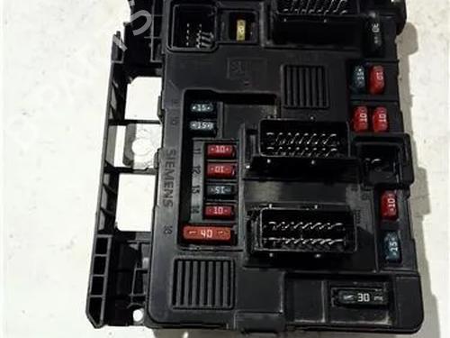 Zekeringkast CITROËN C5 I (DC_) 2.0 HDi (DCRHZB, DCRHZE) (109 hp) 29254553