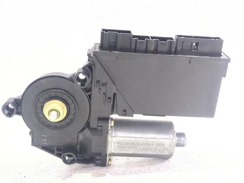 Portierruitmotor rechtsvoor AUDI A4 B6 (8E2) 1.9 TDI (130 hp) 32163506