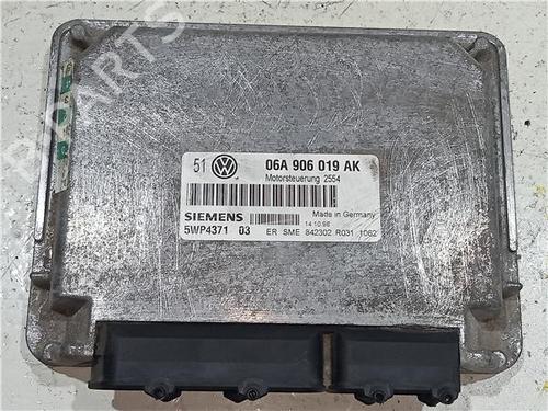Used Electronic module VW GOLF IV (1J1) 1.4 16V (75 hp) 23923506