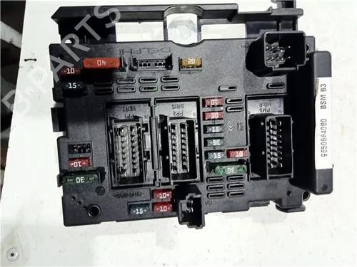 Boîte à Fusibles PEUGEOT 206 SW (2E/K) 1.4 (75 hp) 23926190