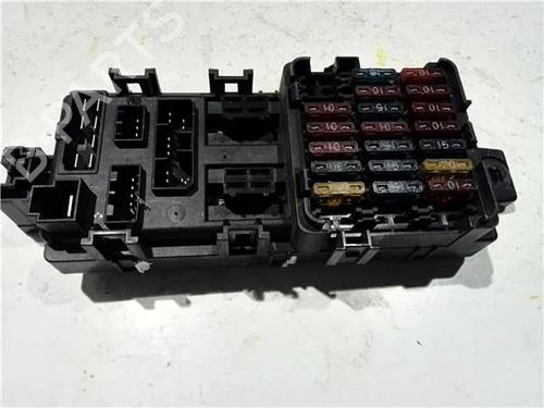Used Fuse box MITSUBISHI SANTAMO (UG) 2.0 16V 4WD (139 hp) 25616845