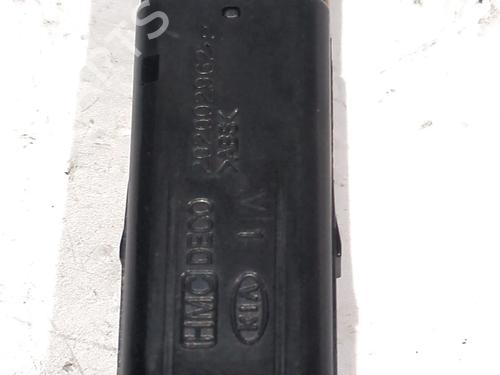 Switch HYUNDAI SANTA FÉ I (SM) 2.0 CRDi All-wheel Drive | BP23925874I30 