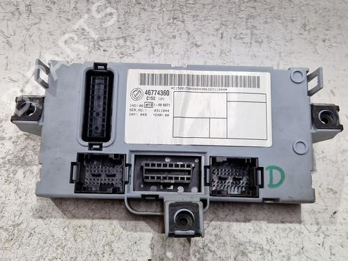 Sikringsdose FIAT PUNTO Hatchback Van (188_) 1.2 60 (60 hp) 30527539