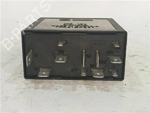 Caja reles / fusibles AUDI A2 (8Z0) 1.4 TDI (75 hp) 23911743