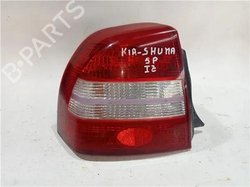 Venstre baglygte KIA SHUMA I (FB) 1.5 i 16V (AFB242) (88 hp) 23918425