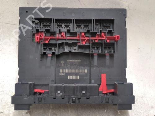 Used Fuse box VW GOLF V (1K1) 1.9 TDI (105 hp) 27859861