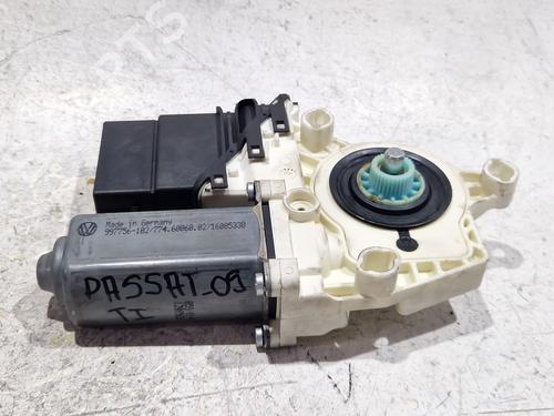 Rudehejsemotor bagstkærm venstre VW PASSAT B6 Variant (3C5) 2.0 TDI 16V 4motion (140 hp) 30684852