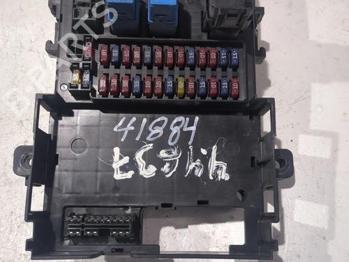 Used Fuse box NISSAN PRIMERA (P11) 2.0 TD (90 hp) 24199084