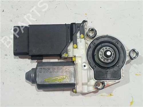 Rudehejsemotor forskærm venstre VW GOLF IV (1J1) 1.4 16V (75 hp) 23918260