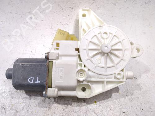 right-rear-window-motor-mercedes-benz-c-class-w204-2007-2008-2009-2010-2011-2012-2013-2014-2015-34152650 main image