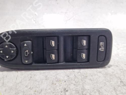 Used Left front window switch Left front window switch CITROËN C5 I (DC_) 2.0 HDi (DCRHZB, DCRHZE) (109 hp) 33618120 33618120