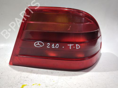 Used Right taillight MERCEDES-BENZ E-CLASS (W210) E 300 Turbo-D (210.025) (177 hp) 26542594