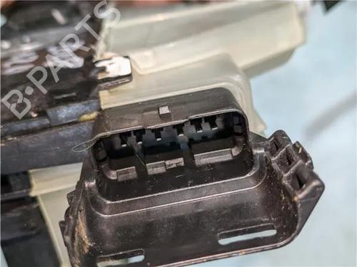 Rear left lock PEUGEOT 2008 I (CU_) 1.2 THP 130 / PureTech 130 | BP23924633C100
