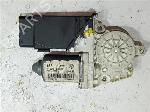 Rudehejsemotor forskærm højre SEAT LEON (1M1) 1.9 TDI (110 hp) 23916590