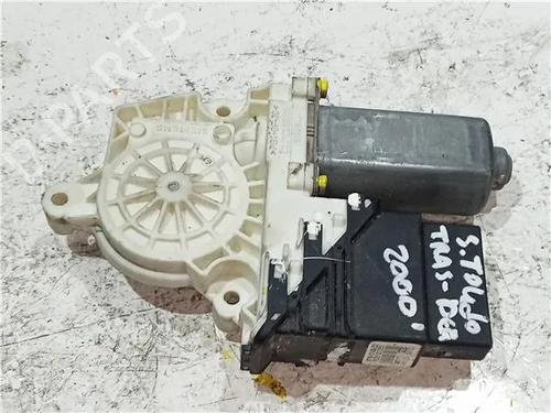 Rudehejsemotor bagstkærm højre SEAT TOLEDO II (1M2) 1.9 TDI (110 hp) 23912994