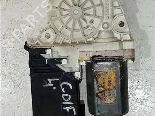 Motor elevalunas delantero derecho VW GOLF IV (1J1) 1.4 16V (75 hp) 23913154