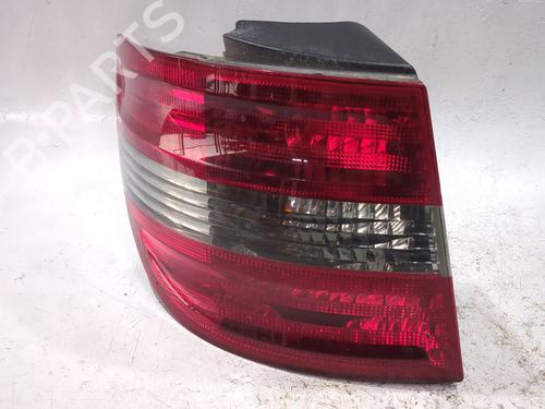 Farolim esquerdo Farolim esquerdo MERCEDES-BENZ B-CLASS Sports Tourer (W245) B 200 CDI (245.208) (140 hp) 34434735 34434735