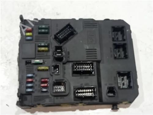 Fuse box PEUGEOT 407 (6D_) 2.0 HDi 135 (6DRHRH, 6DRHRE, 6DRHRG, 6DRHRJ) | BP24967552E1 - Image 4