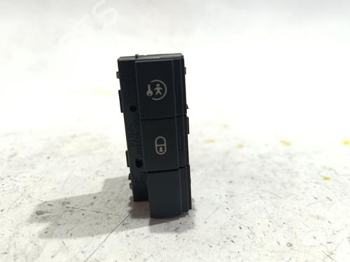 Used Switch Switch 39049569 39049569