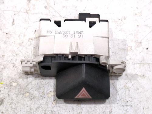 Warning switch FORD FOCUS I Saloon (DFW) 1.8 TDCi | BP33619290I22 - Image 2