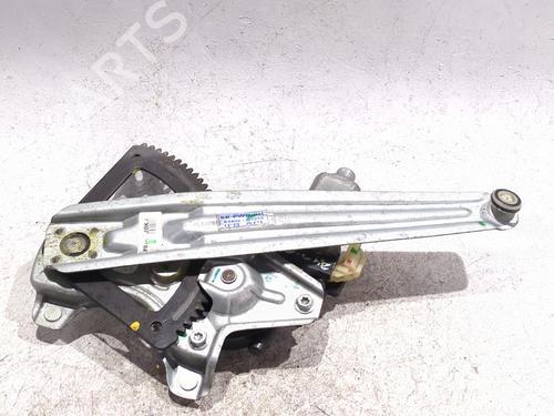 Rudehejsemekanisme venstre bagtil HYUNDAI i10 II (BA, IA) 1.0 (67 hp) 31081799