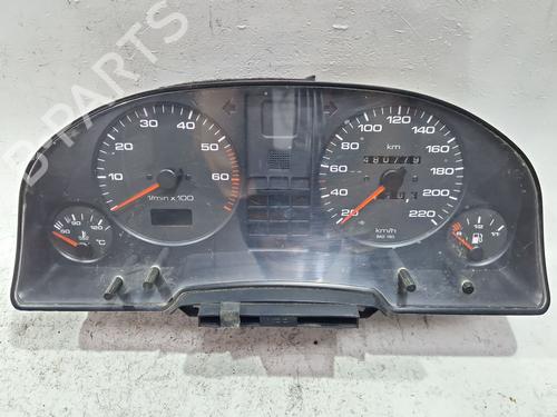 Used Instrument cluster AUDI 80 B4 Avant (8C5) 2.0 (90 hp) 30698257