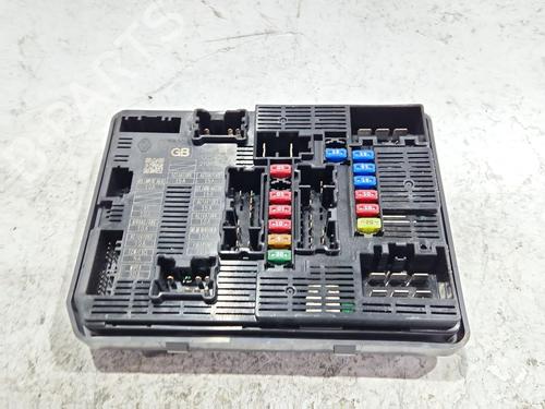 Used Fuse box NISSAN MICRA V (K14) 1.0 IG-T (92 hp) 30934498