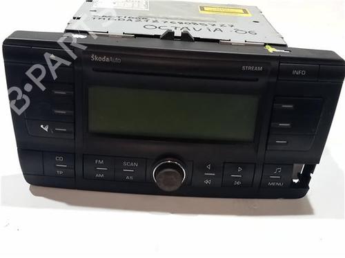 Used Radio SKODA OCTAVIA I (1U2) 1.6 (102 hp) 23908496