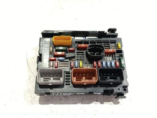 Used Fuse box Fuse box 37088994 37088994