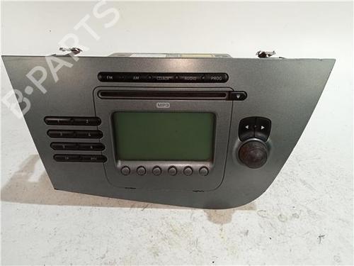 Radio SEAT LEON (1M1) 1.9 TDI (110 hp) 23930044
