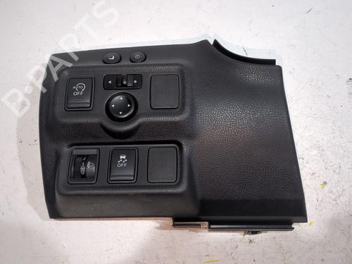 Used Switch NISSAN NOTE (E12) 1.5 dCi (90 hp) 23927302
