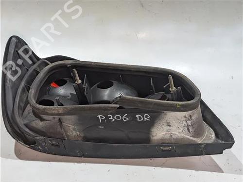 Right taillight PEUGEOT 306 Hatchback (7A, 7C, N3, N5) 1.8 16V | BP23923779C35 