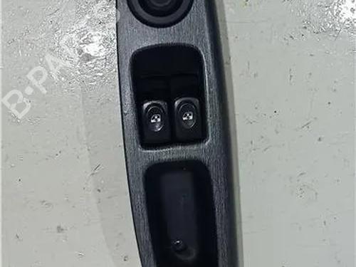 Used Switch RENAULT CLIO II (BB_, CB_) 1.9 D (B/CB0E, BB0J) (64 hp) 23922731